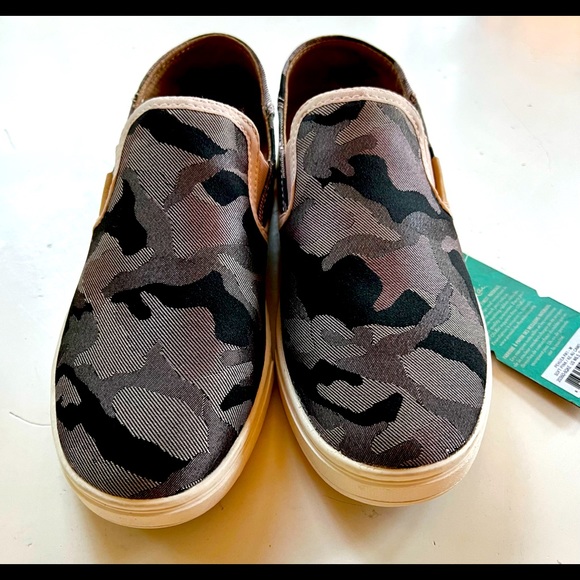 Olukai Pehuea Pa'i Womens Soft Pink/Ke Au Camo Slip-on Shoe Loafer US 6.5 NWT - Picture 1 of 6